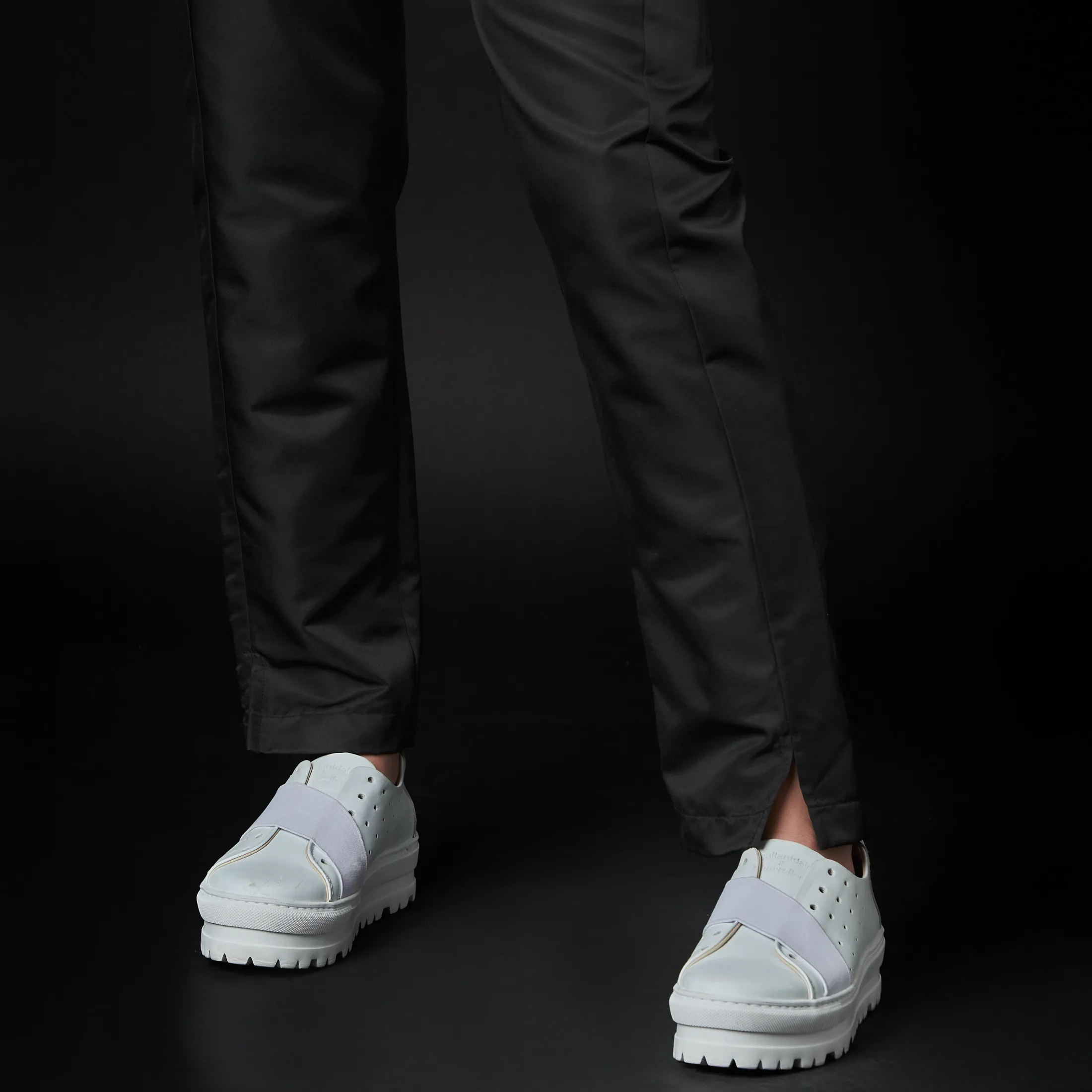 Pantalón Quirúrgico de Mujer Lai Antibacterial - Image 3
