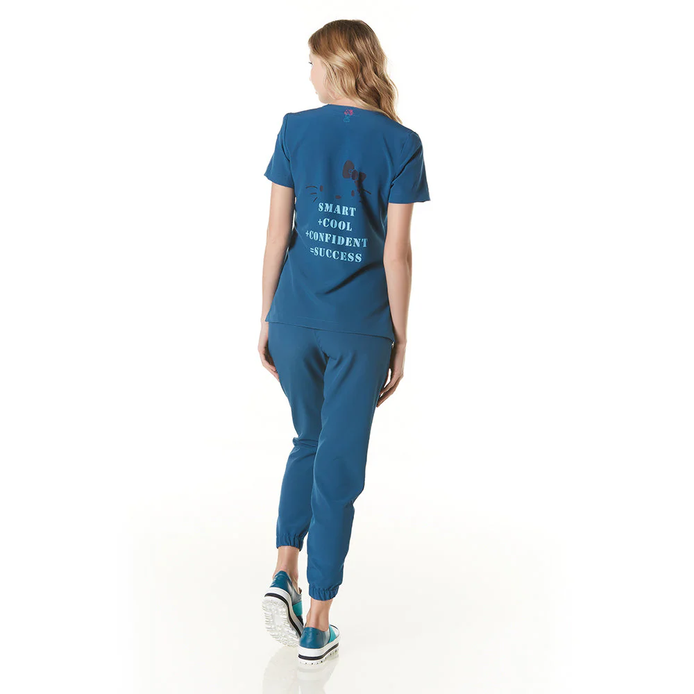 Pijama Quirúrgica de Mujer Hello Kitty® Performance Antibacterial - Image 9