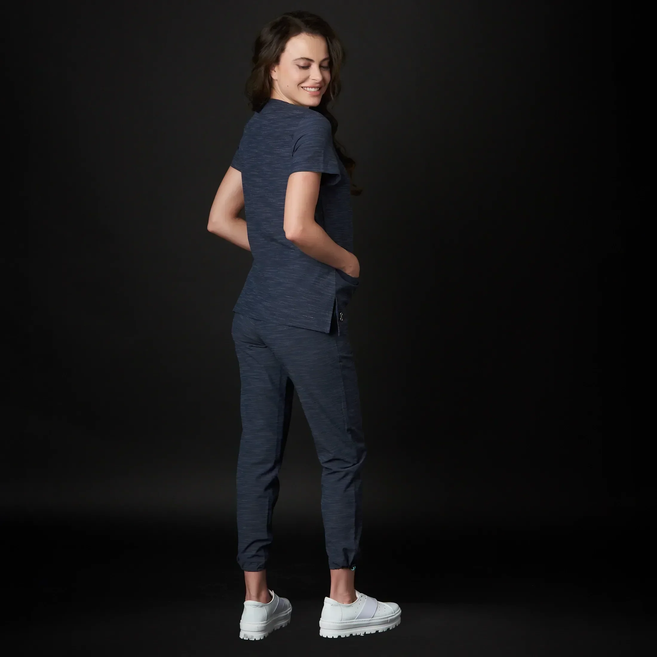 Pijama Quirúrgica de Mujer Baltic - Image 17