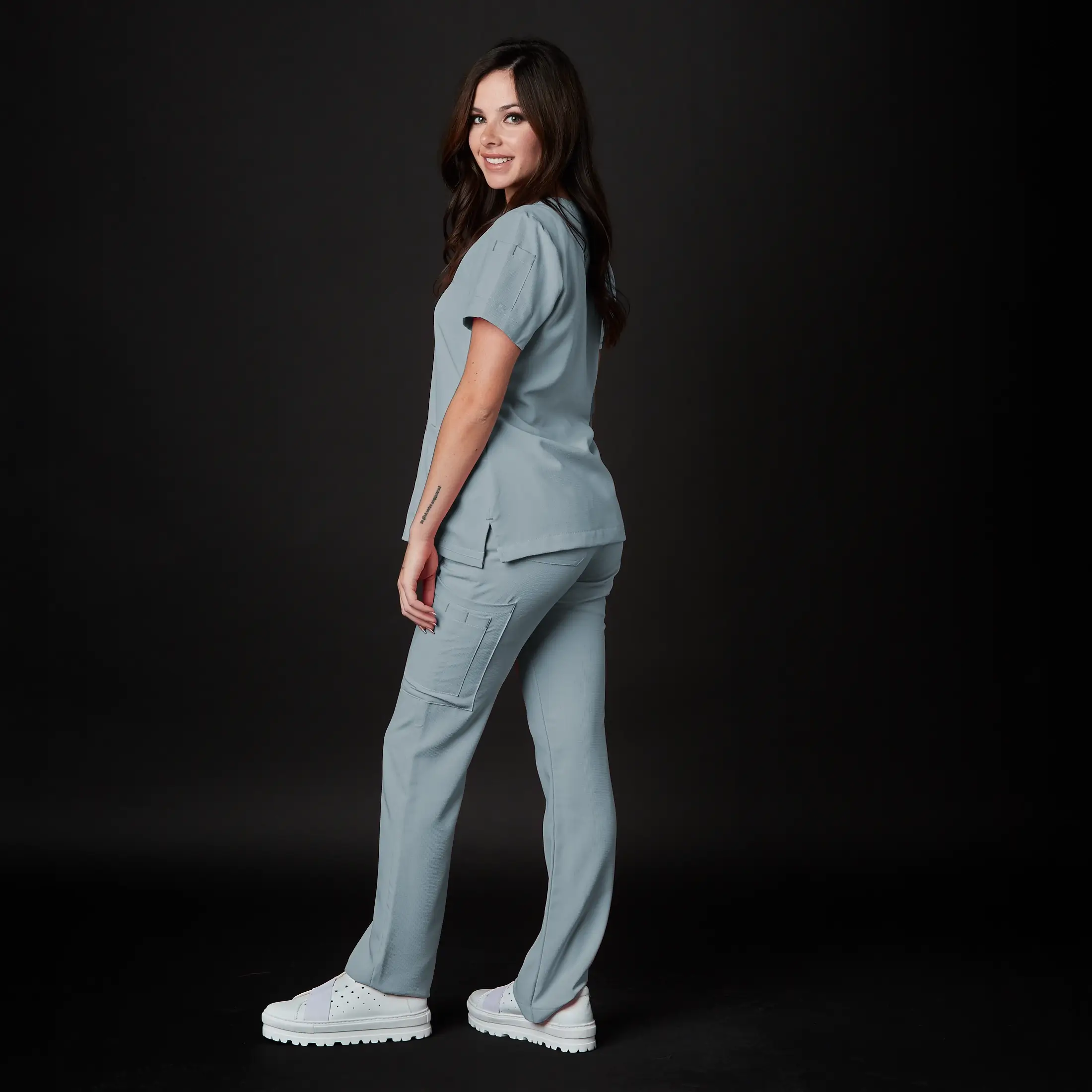 Pijama Quirúrgica de Mujer Catherine Antibacterial 2024 - Image 3