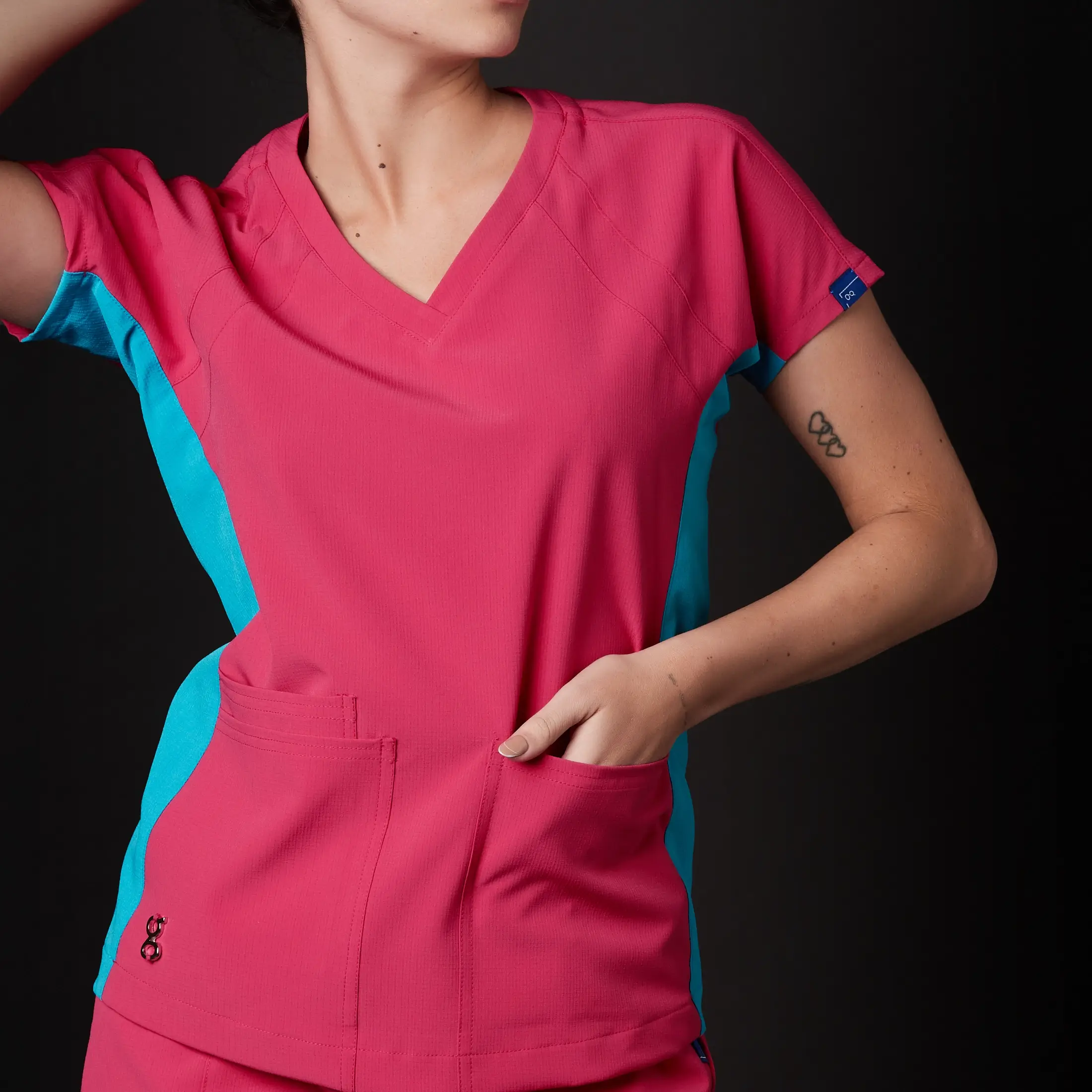 Pijama Quirúrgica de Mujer Nadine Antibacterial - Image 4