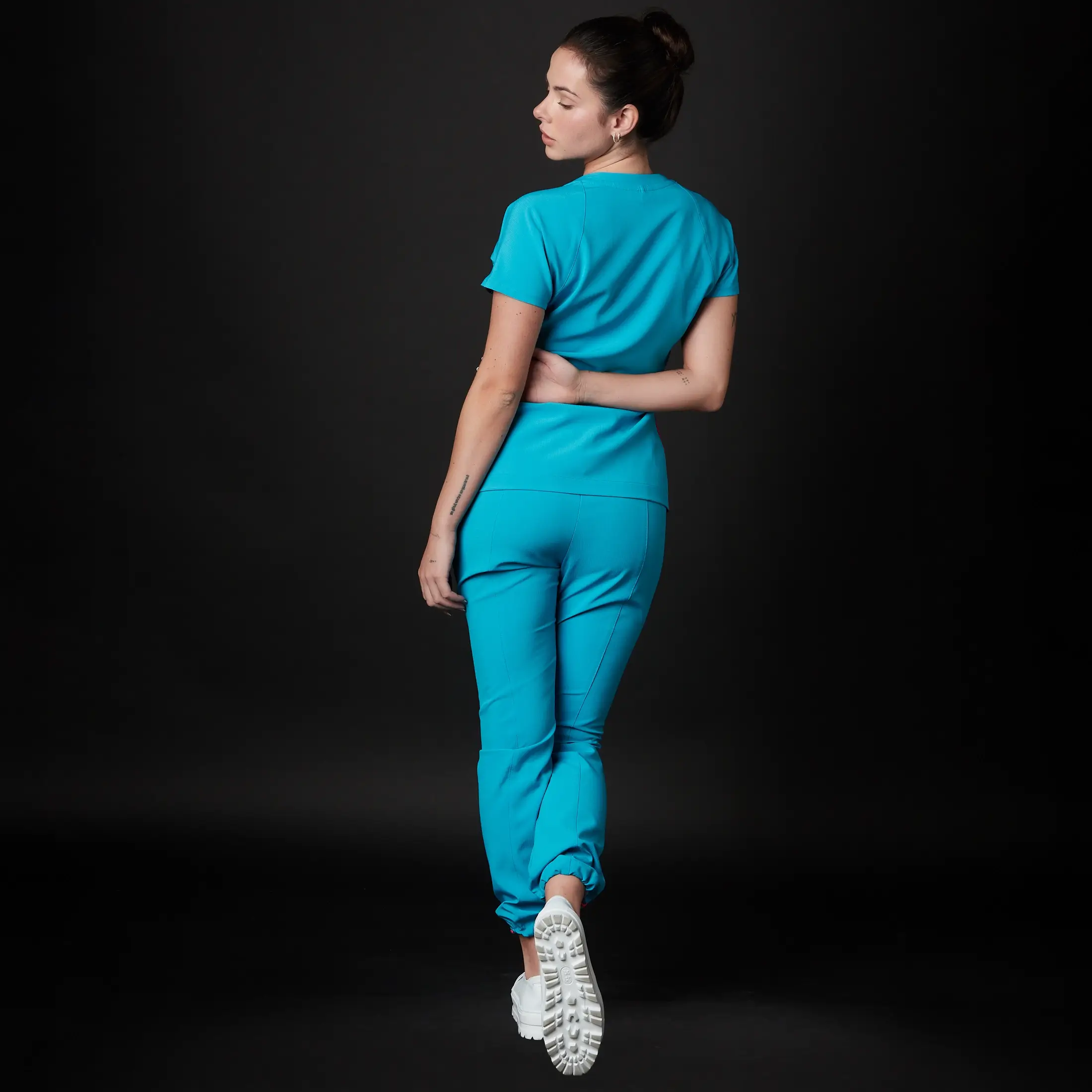 Pijama Quirúrgica de Mujer Nadine Antibacterial - Image 7