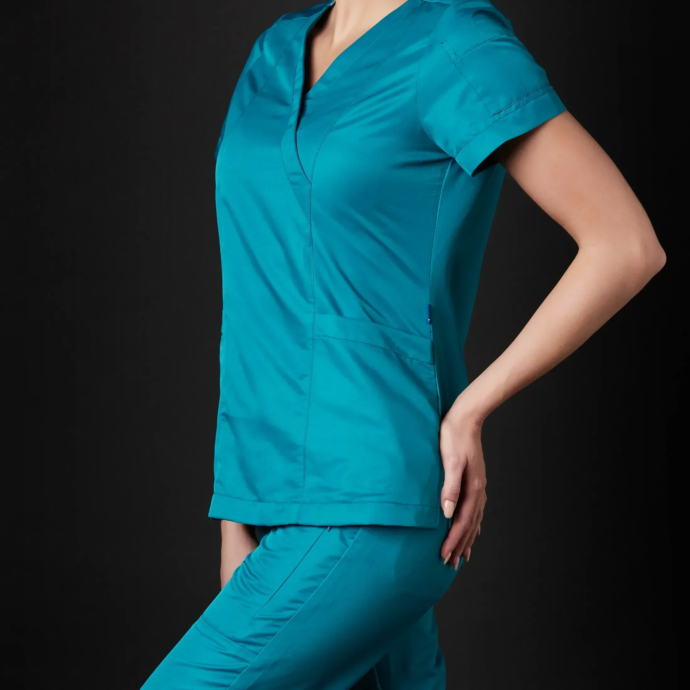 Pijama Quirúrgica de Mujer Charles Antibacterial - Image 11